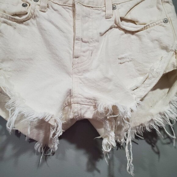 Free People We the Free Women's Cream Distressed Jean Shorts Button-Fly Sz 24 - Picture 4 of 11